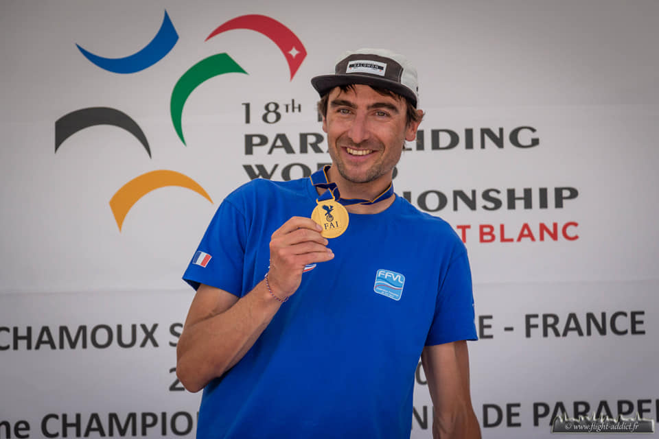 Maxime Pinot champion du monde de parapente de distance 2023
