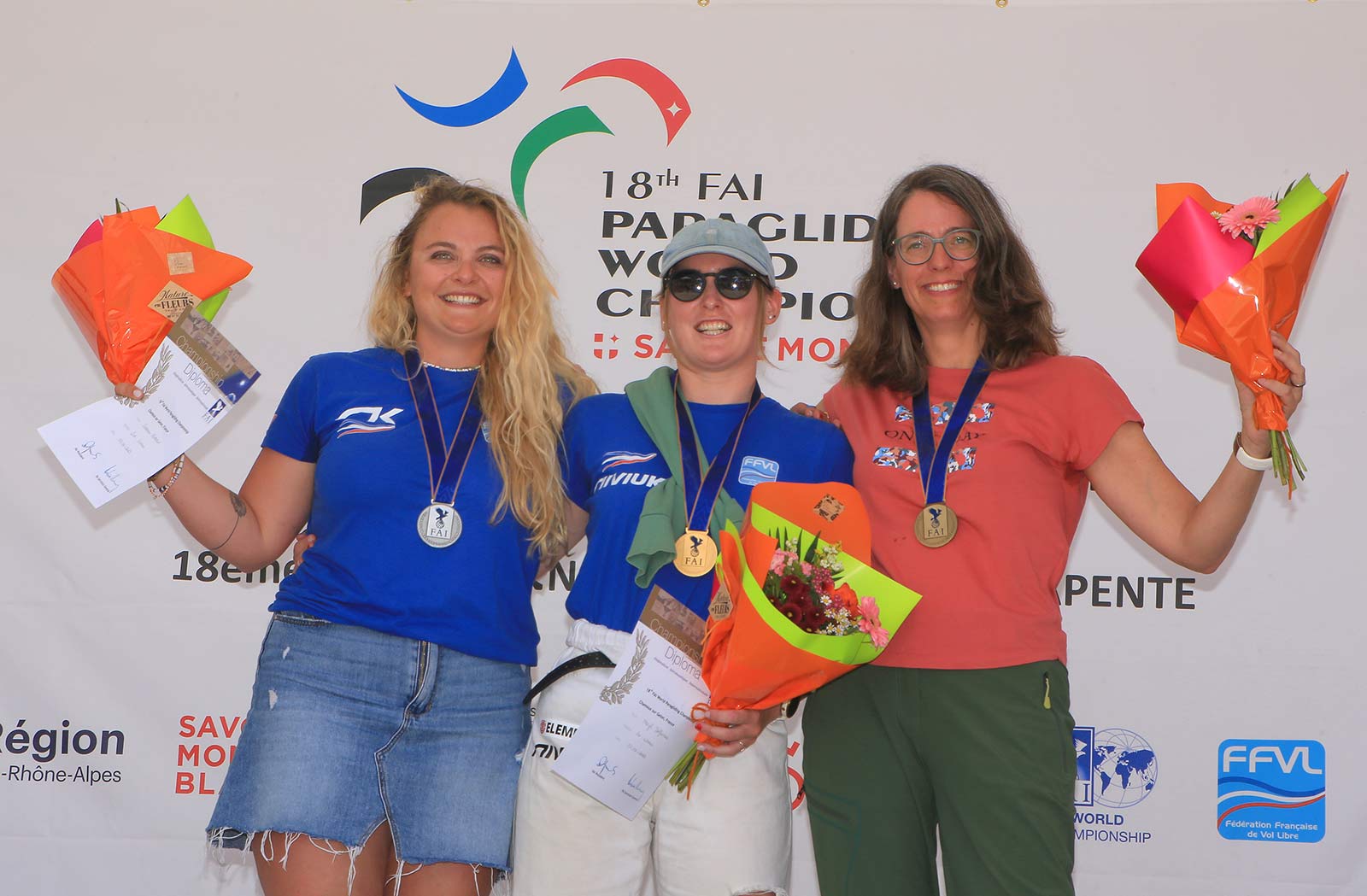 podium-feminin-championnat-du-monde-parapente-feminin-2023